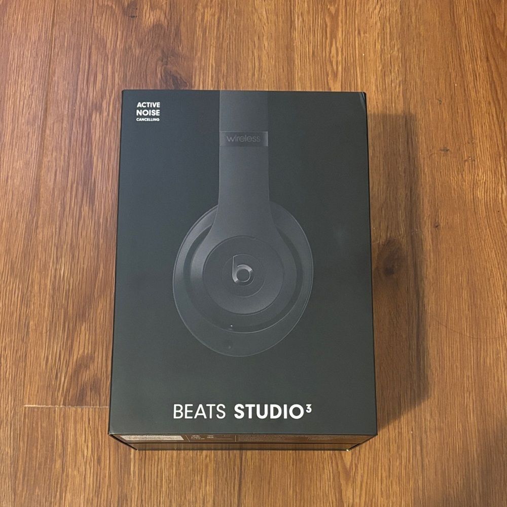 Beats Studio 3 empty box